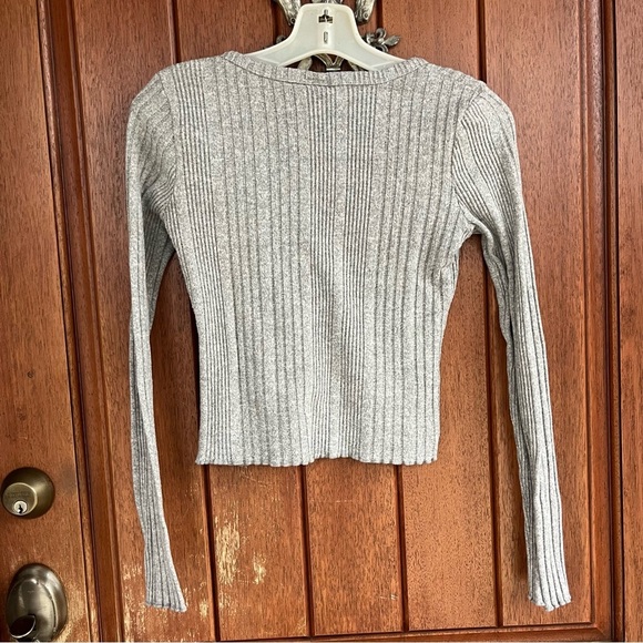 Rue21 Cropped Long Sleeve - Picture 2 of 5